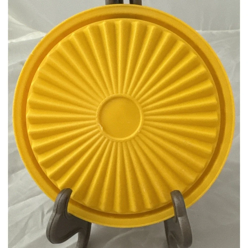 Vintage Tupperware #812 Starburst Round SERVALIER Replacement Lid‎ Yellow 5
